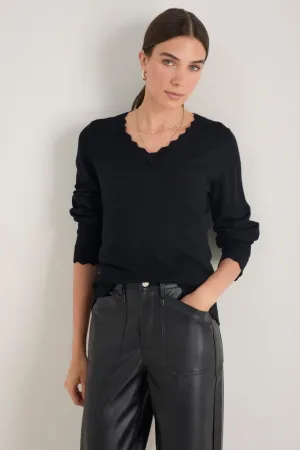Fleurine Scallop V-Neck Jumper - Black