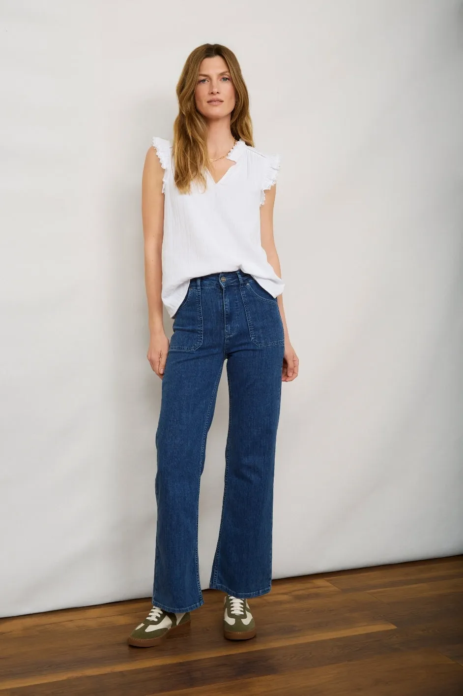 Flossie Carpenter Flare Jean - Mid Wash