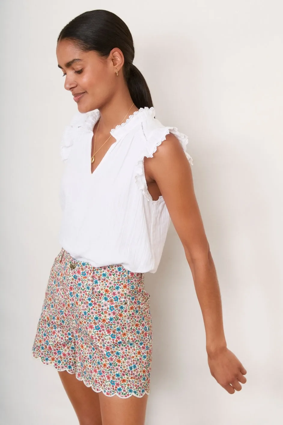 Ruby Scallop Short - Multi Floral